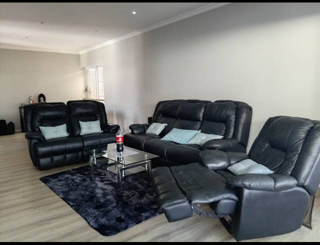 2 BEDROOM PENTHOUSE TO LET IN UMHLANGA RIDGE